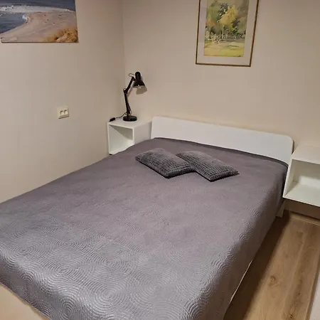 Ganyklos Prie Fontano  *